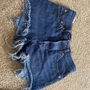 Levi’s denim shorts size 27